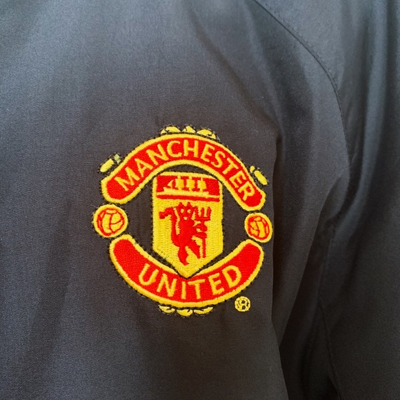 💖SOLD💖 NIKE x Manchester United Windbreaker - Picture 3 of 10